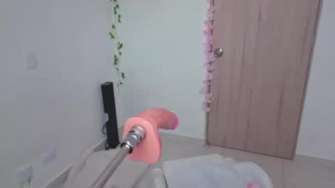 Snapshot of 0ne_of_0ne chatting on 4, 11, 2025 Steven e online show from 4, 11, 2025