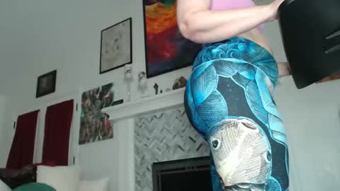 Aurora Willows online show from 16, 2, 2025