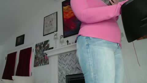 Aurora Willows online show from 18, 2, 2025