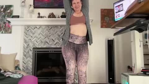 Aurora Willows online show from 26, 2, 2025