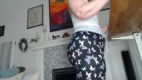 Aurora Willows online show from 13, 10, 2025