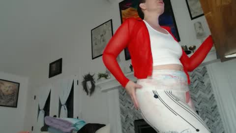 Aurora Willows online show from 17, 11, 2025