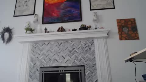 Aurora Willows online show from 16, 2, 2026