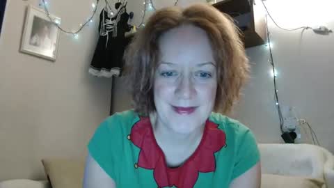 Snapshot of 12ennie chatting on 13, 11, 2025 12ennie online show from 13, 11, 2025