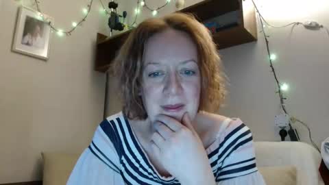 Snapshot of 12ennie chatting on 17, 11, 2025 12ennie online show from 17, 11, 2025