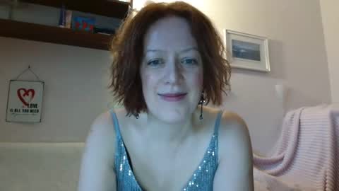 Snapshot of 12ennie chatting on 20, 11, 2025 12ennie online show from 20, 11, 2025