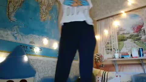 Snapshot of 12ennie chatting on 3, 12, 2025 12ennie online show from 3, 12, 2025