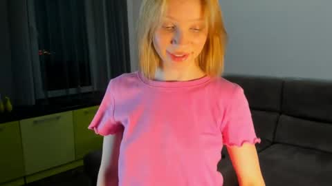 Snapshot of 18kira18 chatting on 29, 5, 2026 Kira online show from 29, 5, 2026