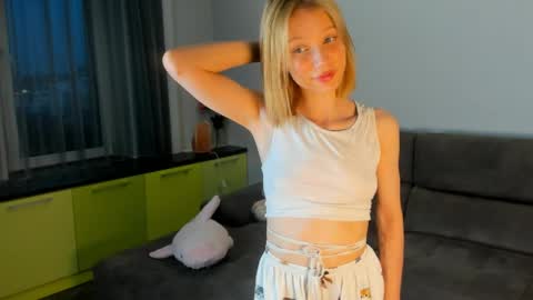 Snapshot of 18kira18 chatting on 1, 6, 2026 Kira online show from 1, 6, 2026
