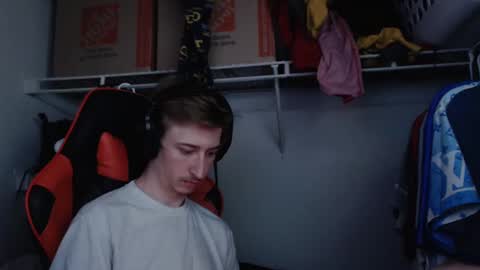 Snapshot of 18str8igcock chatting on 12, 1, 2025 18str8igcock online show from 12, 1, 2025