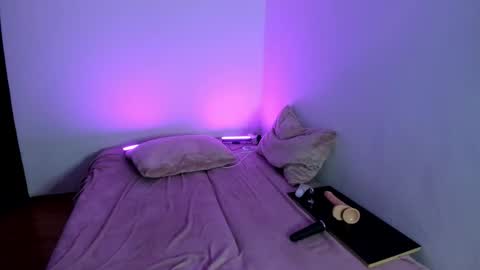 Snapshot of 19carla chatting on 24, 11, 2025 Carl the good girl online show from 24, 11, 2025