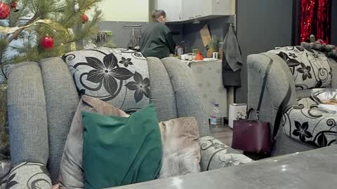 Snapshot of 1lindsey1 chatting on 12, 1, 2025 1LINDSEY1 online show from 12, 1, 2025