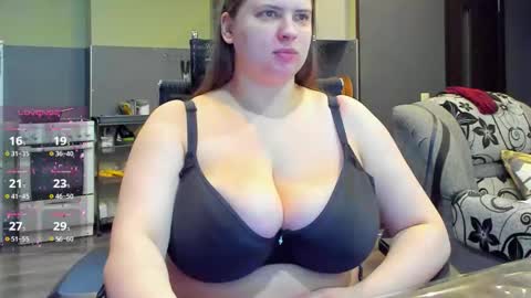 Snapshot of 1lindsey1 chatting on 12, 10, 2025 1LINDSEY1 online show from 12, 10, 2025