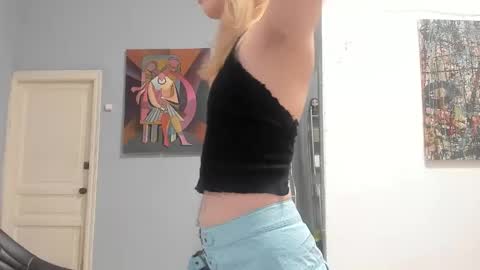 Snapshot of 1lovepizza chatting on 11, 11, 2025 1lovepizza online show from 11, 11, 2025