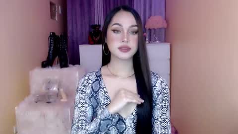 Snapshot of 1miracle_tranny chatting on 18, 11, 2025 1miracle_tranny online show from 18, 11, 2025