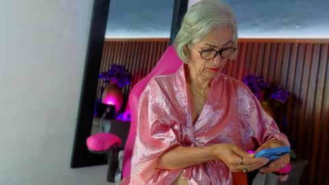 Miss Monserrate online show from 6, 4, 2026