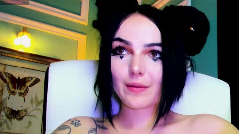 Moona  online show from 8, 3, 2025