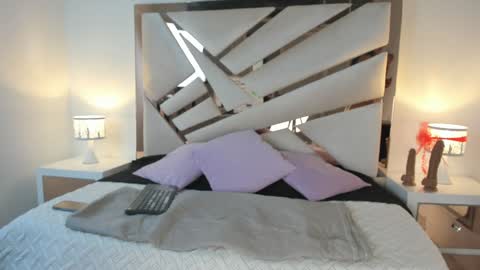 Snapshot of 1naughty_milf chatting on 29, 12, 2024 Luisa online show from 29, 12, 2024