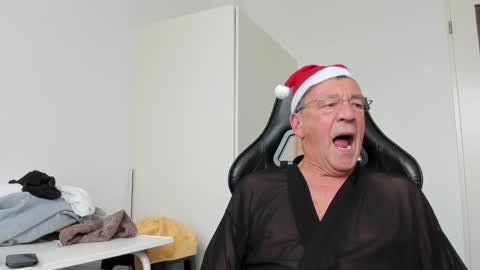 Snapshot of 200gentleman chatting on 14, 12, 2024 Henk online show from 14, 12, 2024