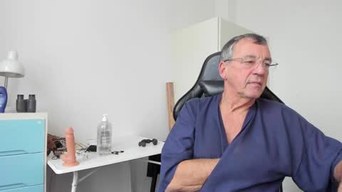 Snapshot of 200gentleman chatting on 6, 1, 2025 Henk online show from 6, 1, 2025