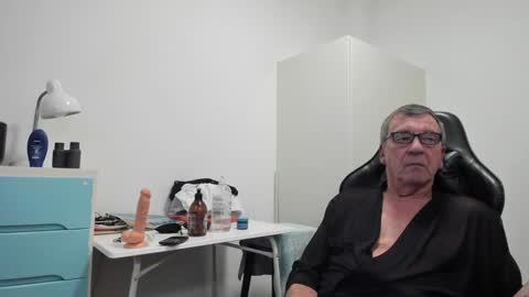 Snapshot of 200gentleman chatting on 12, 1, 2025 Henk online show from 12, 1, 2025