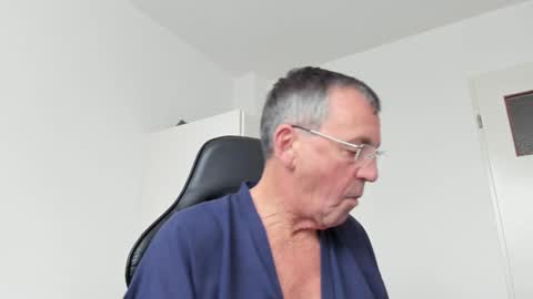 Snapshot of 200gentleman chatting on 20, 1, 2025 Henk online show from 20, 1, 2025