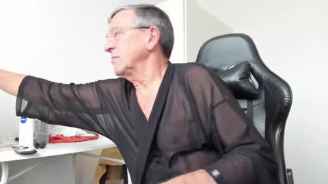 Snapshot of 200gentleman chatting on 14, 2, 2025 Henk online show from 14, 2, 2025