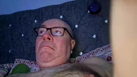 Snapshot of 211scudder chatting on 23, 11, 2025 211skoosh online show from 23, 11, 2025