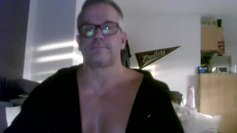 Thomas online show from 11, 11, 2025