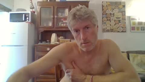 Snapshot of 22esserre chatting on 12, 9, 2025 22esserre online show from 12, 9, 2025