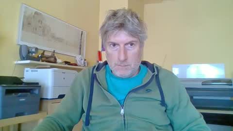 Snapshot of 22esserre chatting on 18, 9, 2025 22esserre online show from 18, 9, 2025