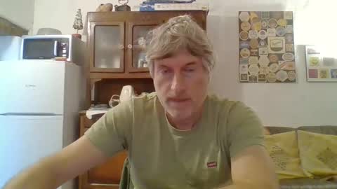 Snapshot of 22esserre chatting on 20, 10, 2025 22esserre online show from 20, 10, 2025