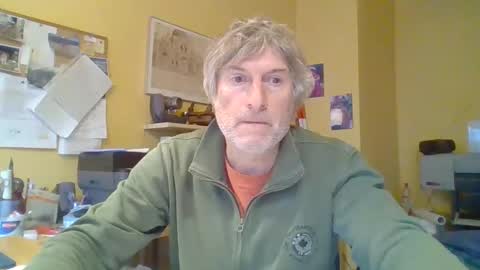 Snapshot of 22esserre chatting on 28, 10, 2025 22esserre online show from 28, 10, 2025