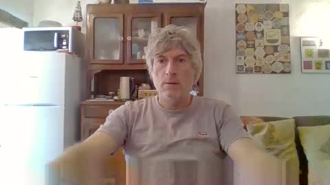 Snapshot of 22esserre chatting on 5, 11, 2025 22esserre online show from 5, 11, 2025