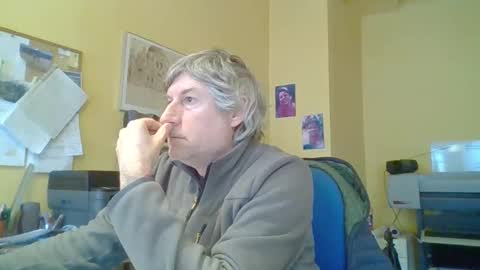 Snapshot of 22esserre chatting on 4, 12, 2025 22esserre online show from 4, 12, 2025