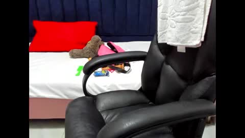 Isabella online show from 28, 2, 2025