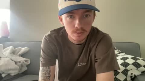 Snapshot of 26sneakers chatting on 26, 10, 2025 26sneakers online show from 26, 10, 2025