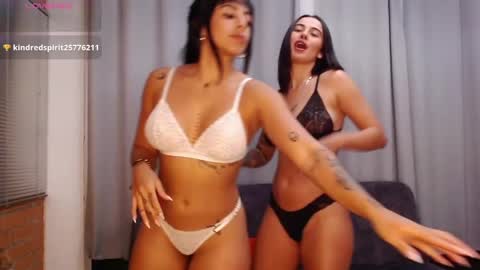 Snapshot of 2acidgirls chatting on 31, 1, 2025 2 ACIDGIRLS online show from 31, 1, 2025