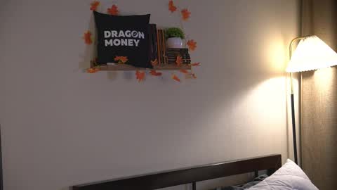 Elley  online show from 6, 11, 2025