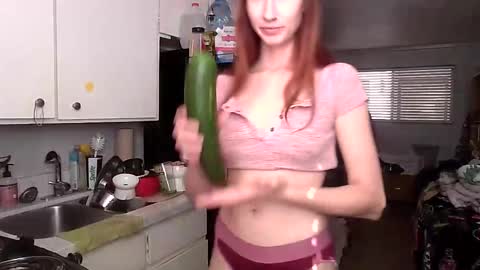 2girls1link online show from 2, 1, 2025