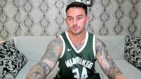 2sexymuscles online show from 22, 6, 2026