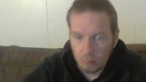 2small4you83 online show from 20, 12, 2024