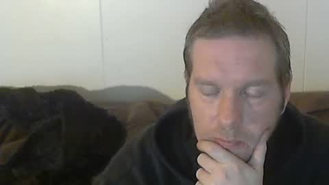 2small4you83 online show from 4, 1, 2025