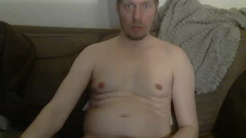 2small4you83 online show from 31, 3, 2026