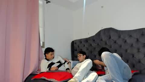 Snapshot of 3guy3 chatting on 20, 11, 2025 Guy 1 Guy 2 Guy 3. online show from 20, 11, 2025