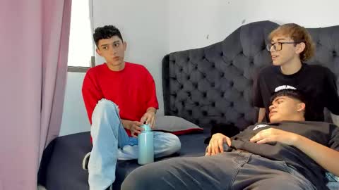 Snapshot of 3guy3 chatting on 21, 11, 2025 Guy 1 Guy 2 Guy 3. online show from 21, 11, 2025