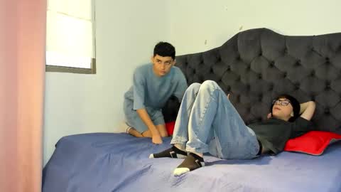 Snapshot of 3guy3 chatting on 28, 11, 2025 Guy 1 Guy 2 Guy 3. online show from 28, 11, 2025