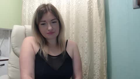 Snapshot of 3sweetcandy3 chatting on 20, 10, 2025 3sweetcandy3 online show from 20, 10, 2025