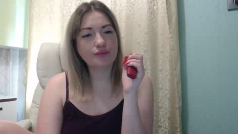 3sweetcandy3 online show from 3, 3, 2026