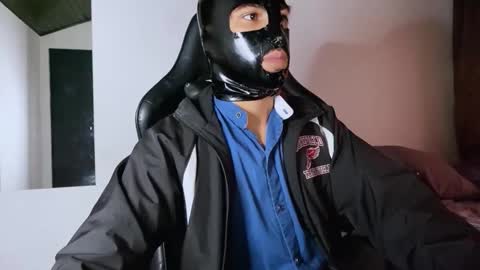 Snapshot of 3v1l_ chatting on 2, 11, 2025 E V I L online show from 2, 11, 2025